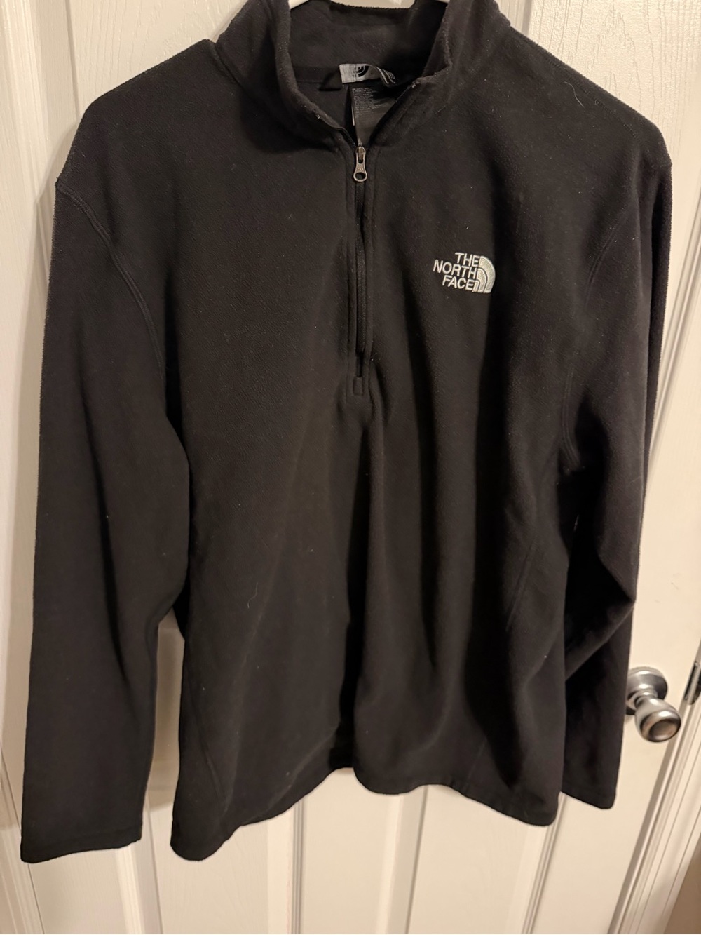 The North Face Men's Black Half-Zip Fleece Pullover